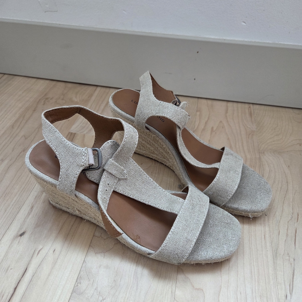 Lucky Brand Cream Wedge Sandals